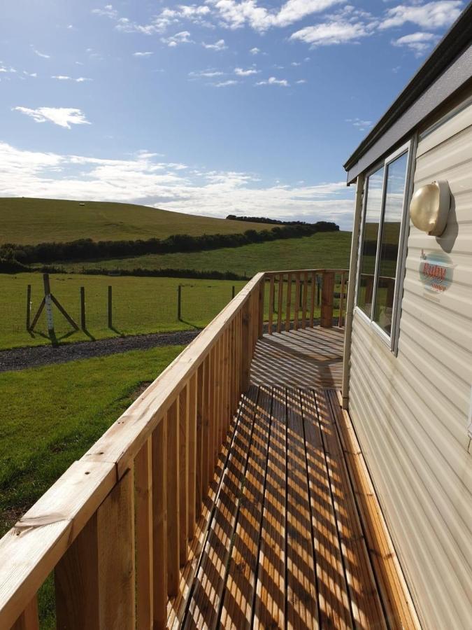 Captivating 2-Bed Static Caravan In Holyhead Llanfachraeth Bagian luar foto