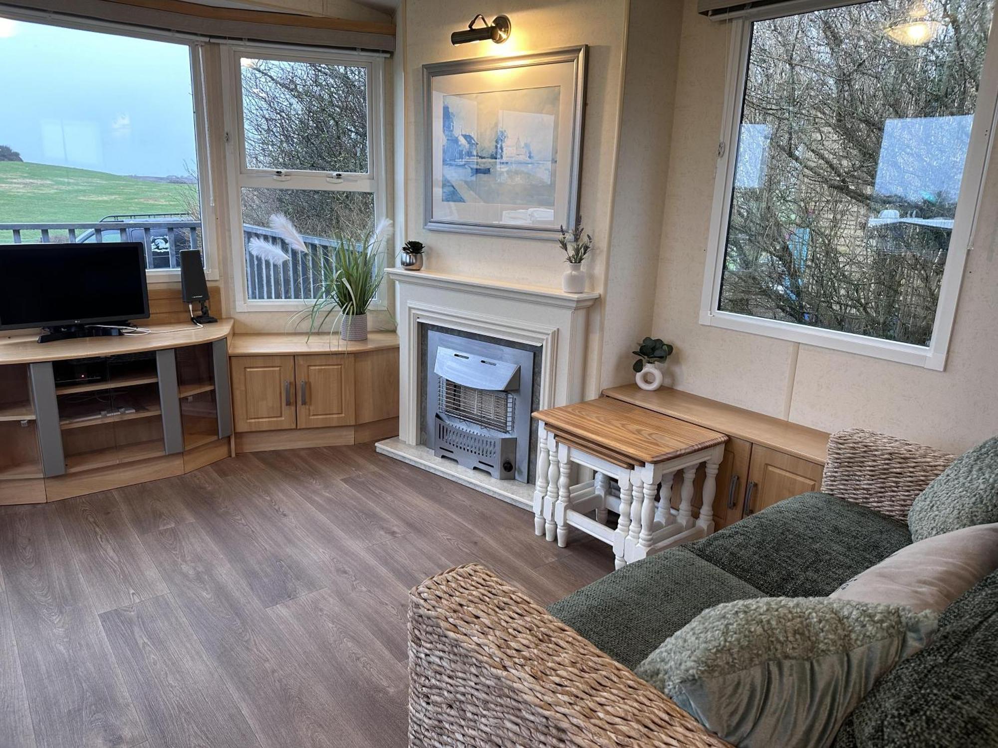 Captivating 2-Bed Static Caravan In Holyhead Llanfachraeth Bagian luar foto