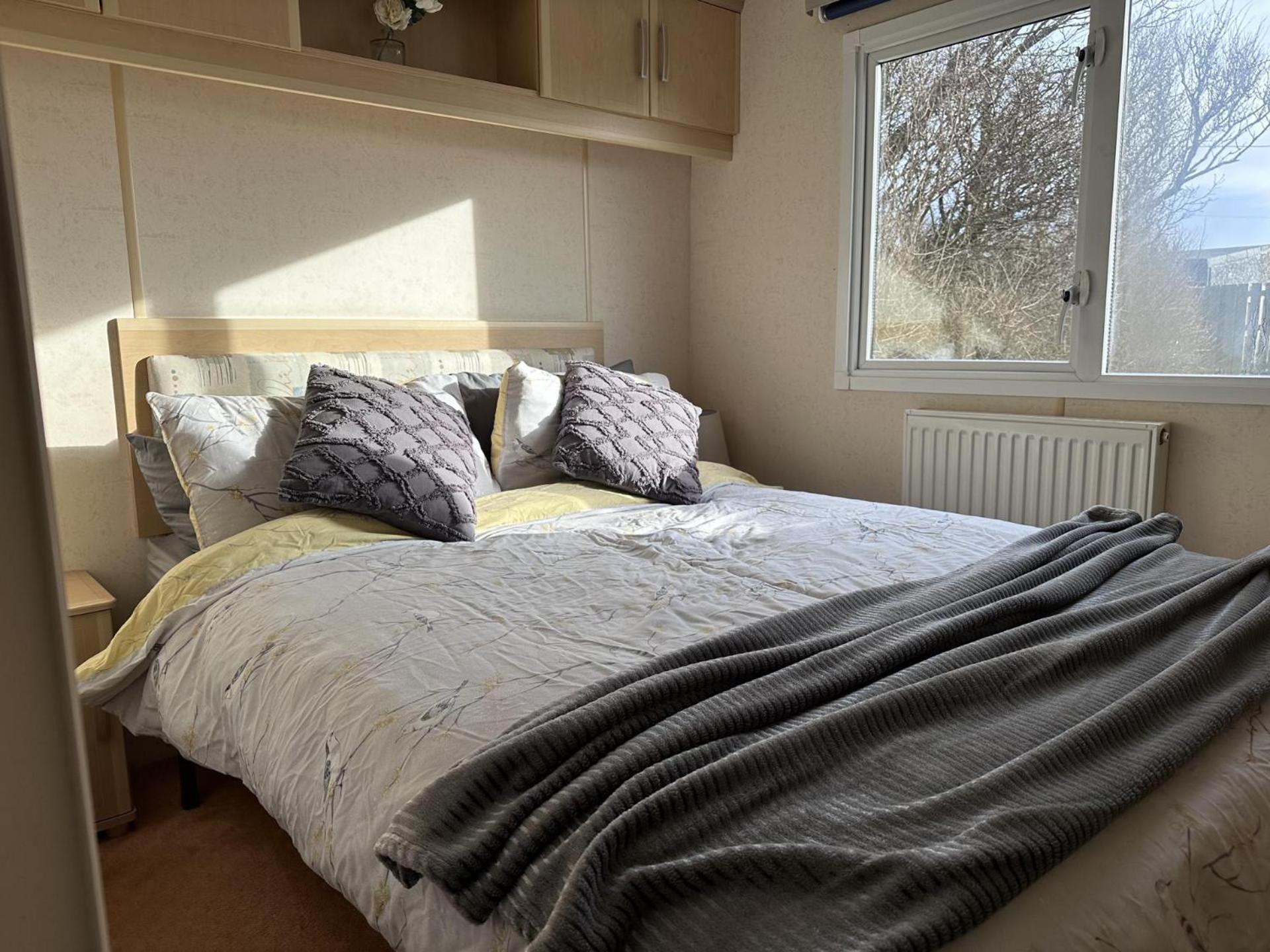 Captivating 2-Bed Static Caravan In Holyhead Llanfachraeth Bagian luar foto